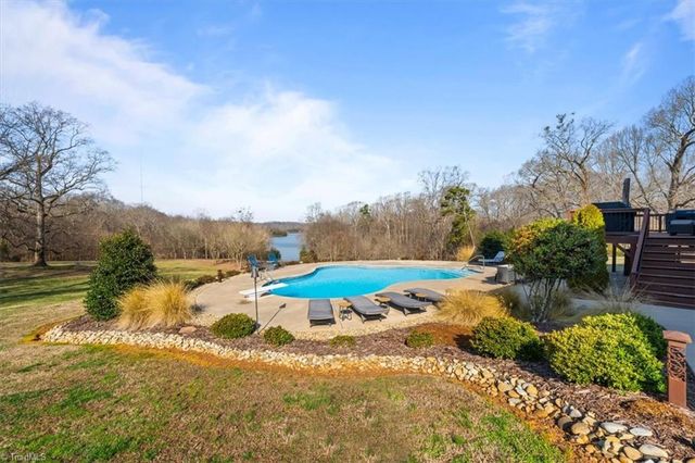 7653 Adams Farm Road, Randleman, NC 27317