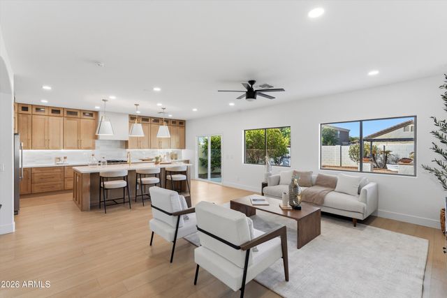 2563 E ROBB Lane, Phoenix, AZ 85024