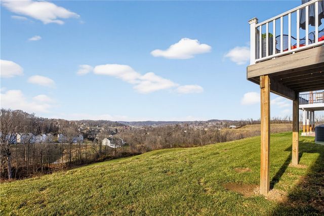 435 Greenwood Dr., North Strabane, PA 15317