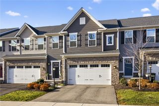 435 Greenwood Dr., North Strabane, PA 15317