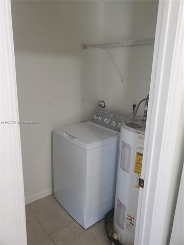 831 SW 14th Ct, Deerfield Beach, FL 33441