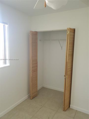 831 SW 14th Ct, Deerfield Beach, FL 33441