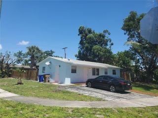 831 SW 14th Ct, Deerfield Beach, FL 33441