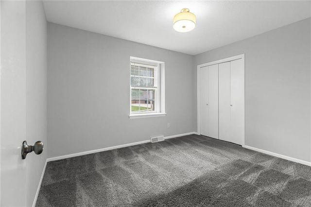 17908 E Cheyenne Drive, Independence, MO 64056