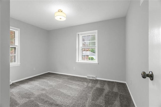 17908 E Cheyenne Drive, Independence, MO 64056