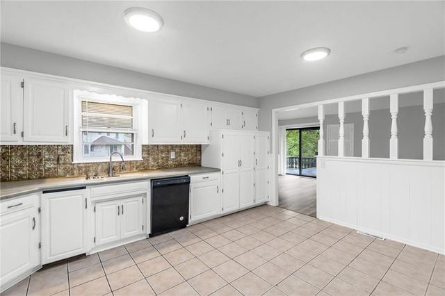 17908 E Cheyenne Drive, Independence, MO 64056
