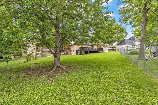 17908 E Cheyenne Drive, Independence, MO 64056