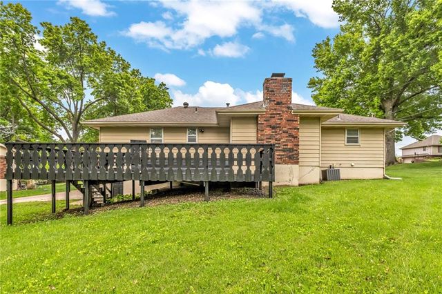 17908 E Cheyenne Drive, Independence, MO 64056