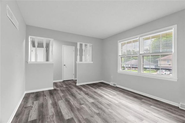 17908 E Cheyenne Drive, Independence, MO 64056