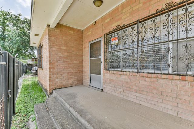 7846 Dayton Street, Houston, TX 77012