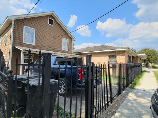 7846 Dayton Street, Houston, TX 77012