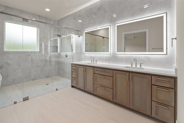 2300 Candlestick Drive, Granbury, TX 76049