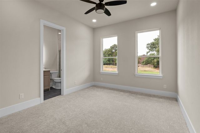 2300 Candlestick Drive, Granbury, TX 76049