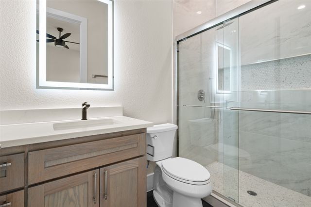 2300 Candlestick Drive, Granbury, TX 76049