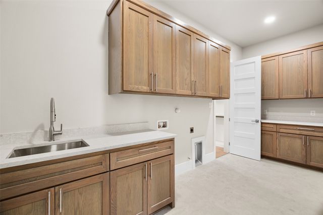 2300 Candlestick Drive, Granbury, TX 76049