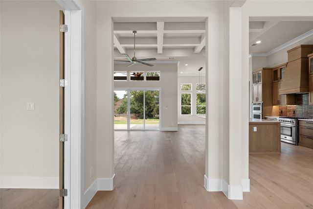 2300 Candlestick Drive, Granbury, TX 76049