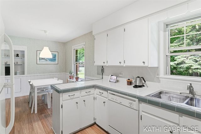 1830 Pine Court, Grand Haven, MI 49417
