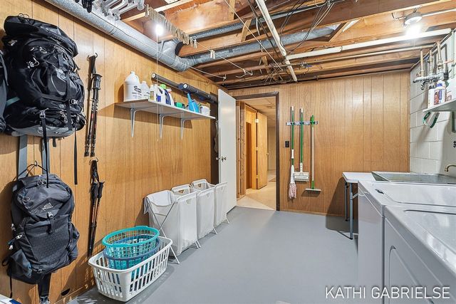 1830 Pine Court, Grand Haven, MI 49417