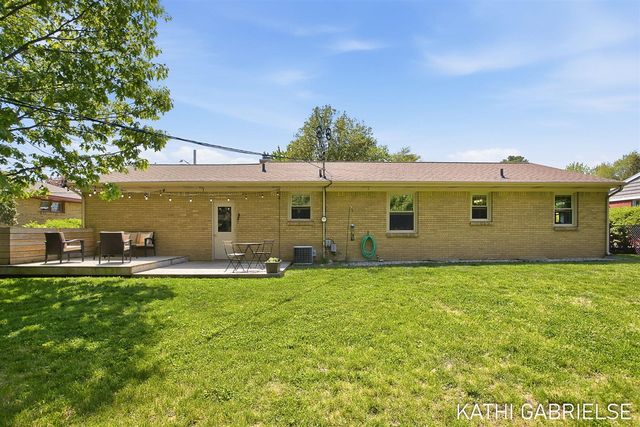 1830 Pine Court, Grand Haven, MI 49417