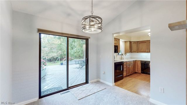 1239 Doralee Drive, Mogadore, OH 44260