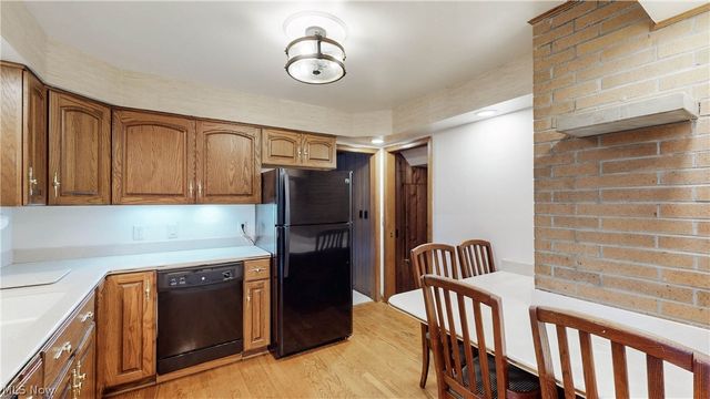 1239 Doralee Drive, Mogadore, OH 44260
