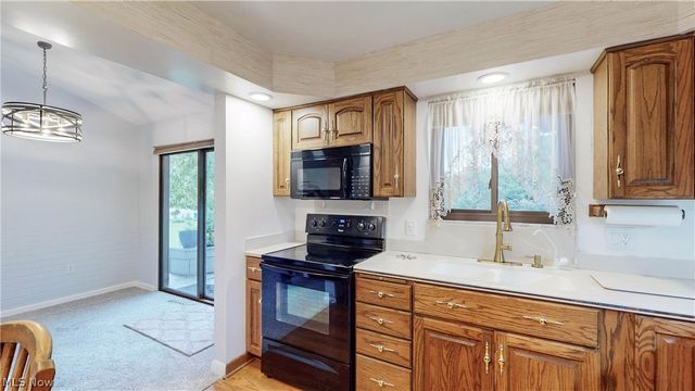 1239 Doralee Drive, Mogadore, OH 44260