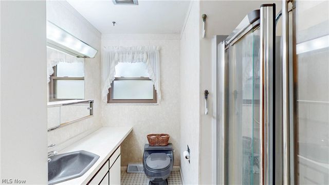 1239 Doralee Drive, Mogadore, OH 44260