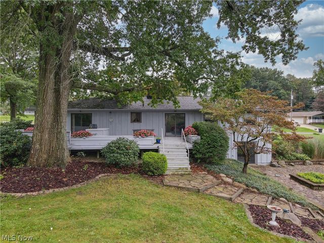 1239 Doralee Drive, Mogadore, OH 44260