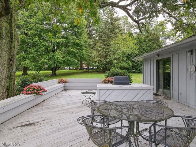 1239 Doralee Drive, Mogadore, OH 44260