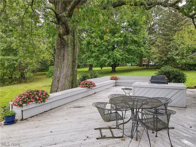 1239 Doralee Drive, Mogadore, OH 44260