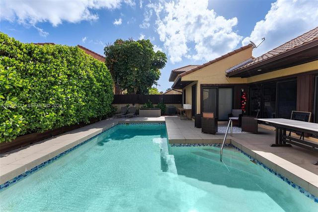 1017 NE 202nd Lane, Miami, FL 33179