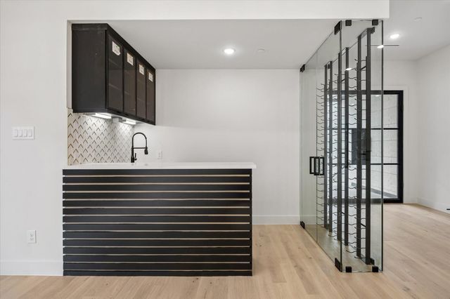 4622 Willow, Bellaire, TX 77401