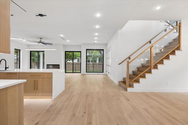 4622 Willow, Bellaire, TX 77401