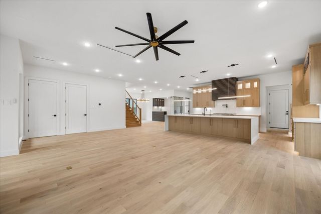 4622 Willow, Bellaire, TX 77401