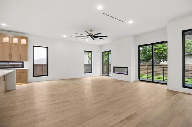 4622 Willow, Bellaire, TX 77401