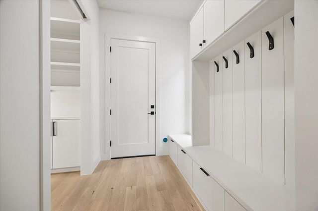 4622 Willow, Bellaire, TX 77401