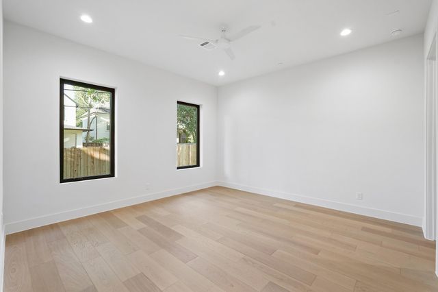 4622 Willow, Bellaire, TX 77401