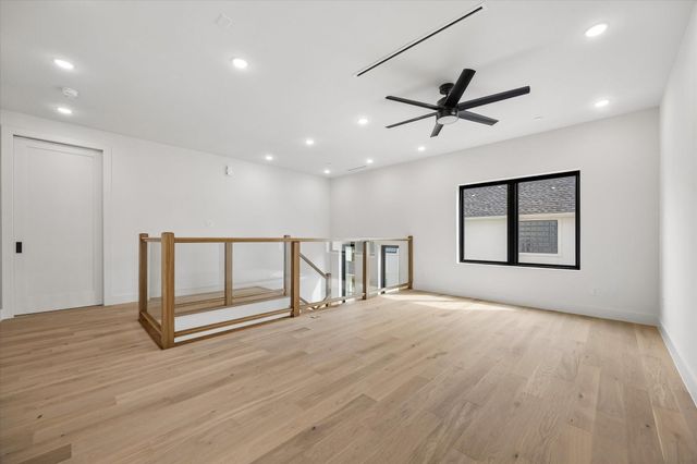 4622 Willow, Bellaire, TX 77401