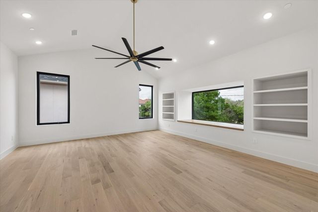 4622 Willow, Bellaire, TX 77401