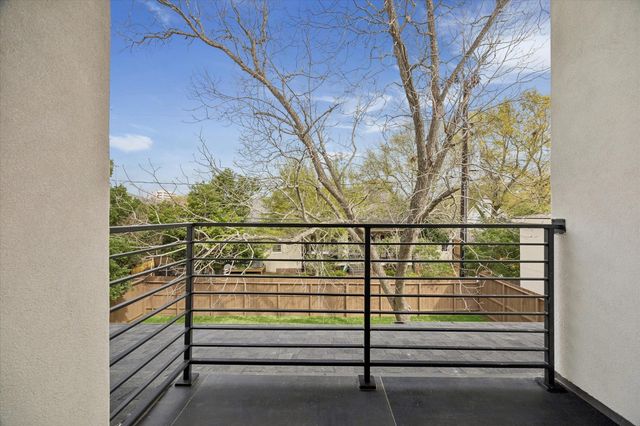 4622 Willow, Bellaire, TX 77401