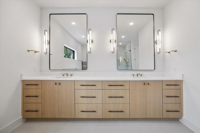 4622 Willow, Bellaire, TX 77401