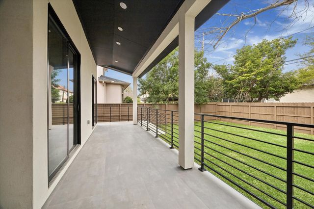 4622 Willow, Bellaire, TX 77401