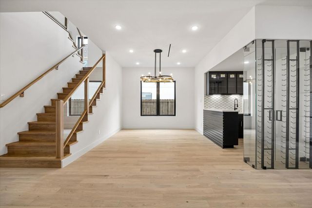 4622 Willow, Bellaire, TX 77401