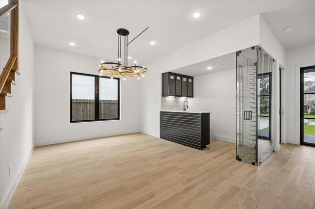 4622 Willow, Bellaire, TX 77401