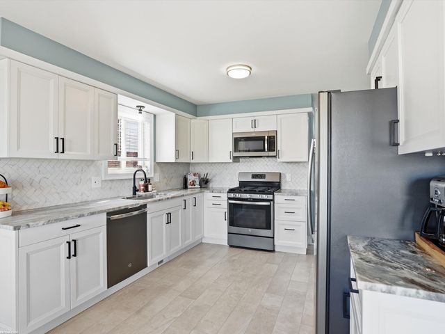 45784 Georgetown Drive, Macomb Twp, MI 48044