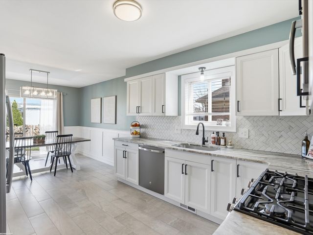 45784 Georgetown Drive, Macomb Twp, MI 48044