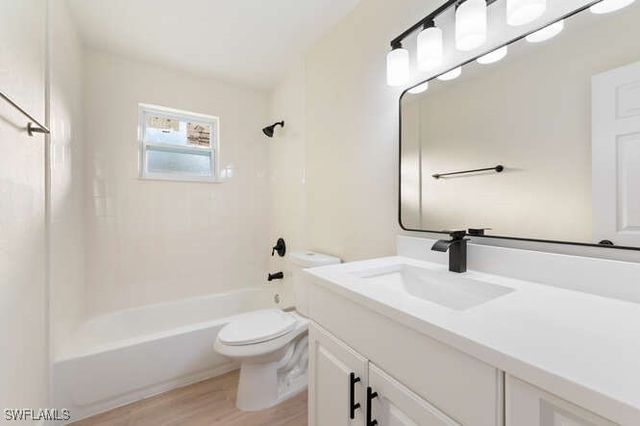 2180 Leisure LN, Fort Myers, FL 33907