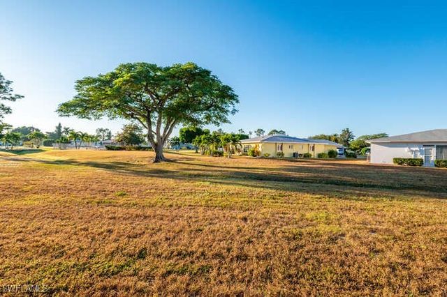 2180 Leisure LN, Fort Myers, FL 33907