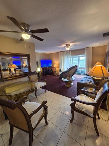 410 NE 17th Avenue 203, Boynton Beach, FL 33435