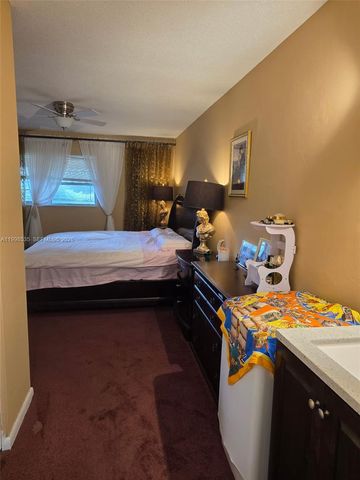 410 NE 17th Avenue 203, Boynton Beach, FL 33435